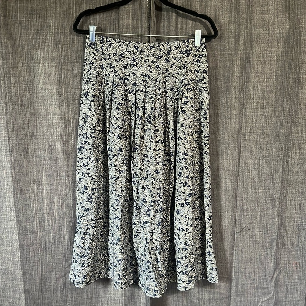 Vintage 90’s Norton McNaughton blue and cream floral midi length skirt